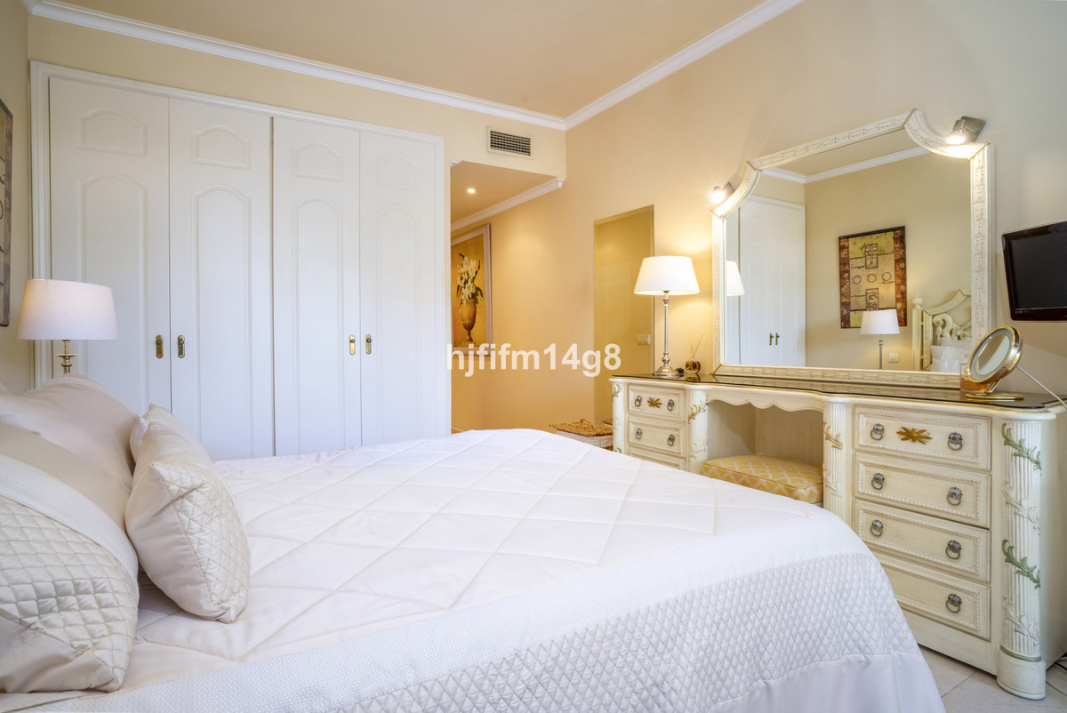 Appartement te koop in Puerto Banús | 2 slaapkamers H5078446