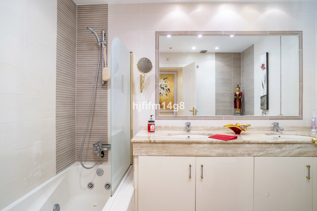 Appartement te koop in Puerto Banús | 2 slaapkamers H5078446