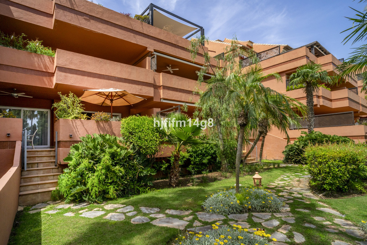 Appartement te koop in Puerto Banús | 2 slaapkamers H5078446