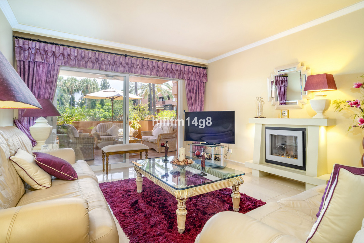 Appartement te koop in Puerto Banús | 2 slaapkamers H5078446