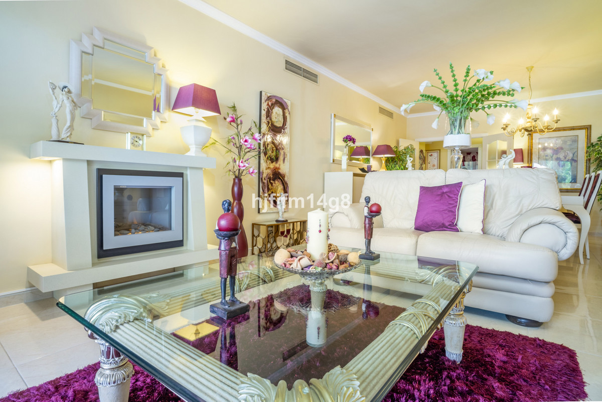 Appartement te koop in Puerto Banús | 2 slaapkamers H5078446