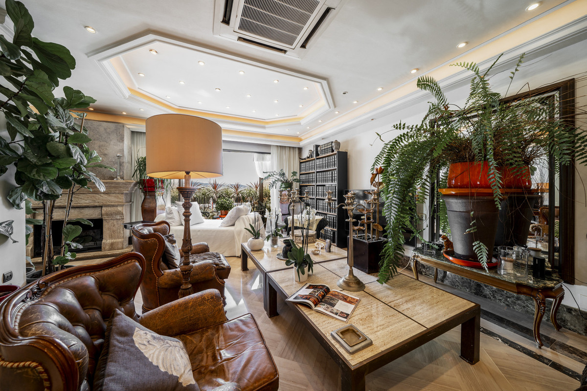 Duplex te koop in Puerto Banús | 3 slaapkamers H5121361