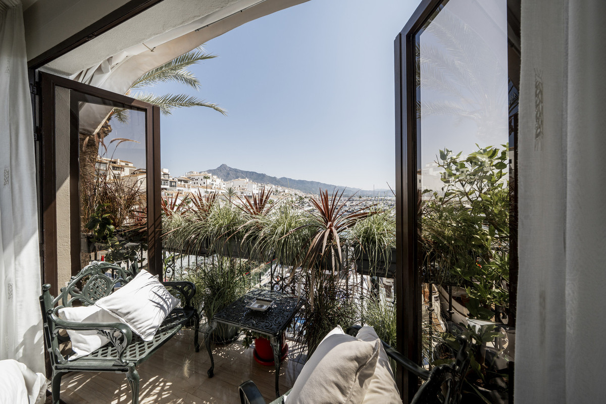 Duplex te koop in Puerto Banús | 3 slaapkamers H5121361
