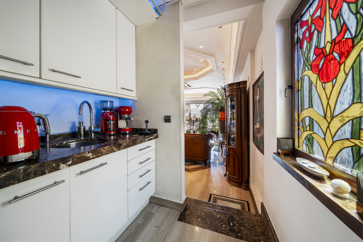 Duplex te koop in Puerto Banús | 3 slaapkamers H5121361