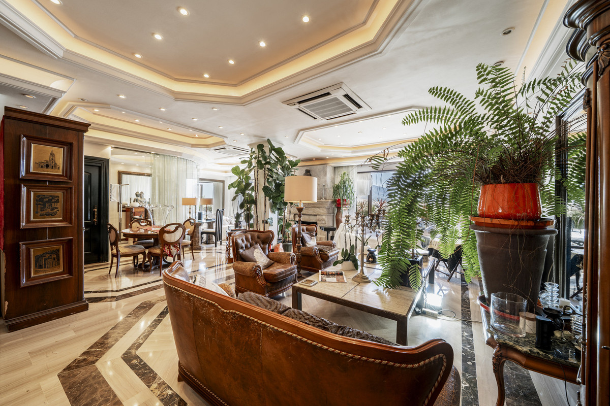 Duplex te koop in Puerto Banús | 3 slaapkamers H5121361