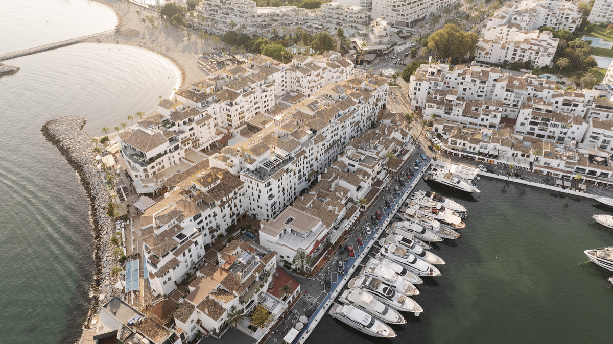 Duplex te koop in Puerto Banús | 3 slaapkamers H5121361