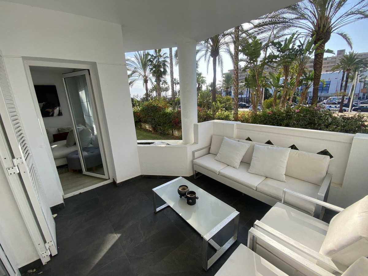 Apartment for sale in Puerto Banús | 2 bedrooms H5125183