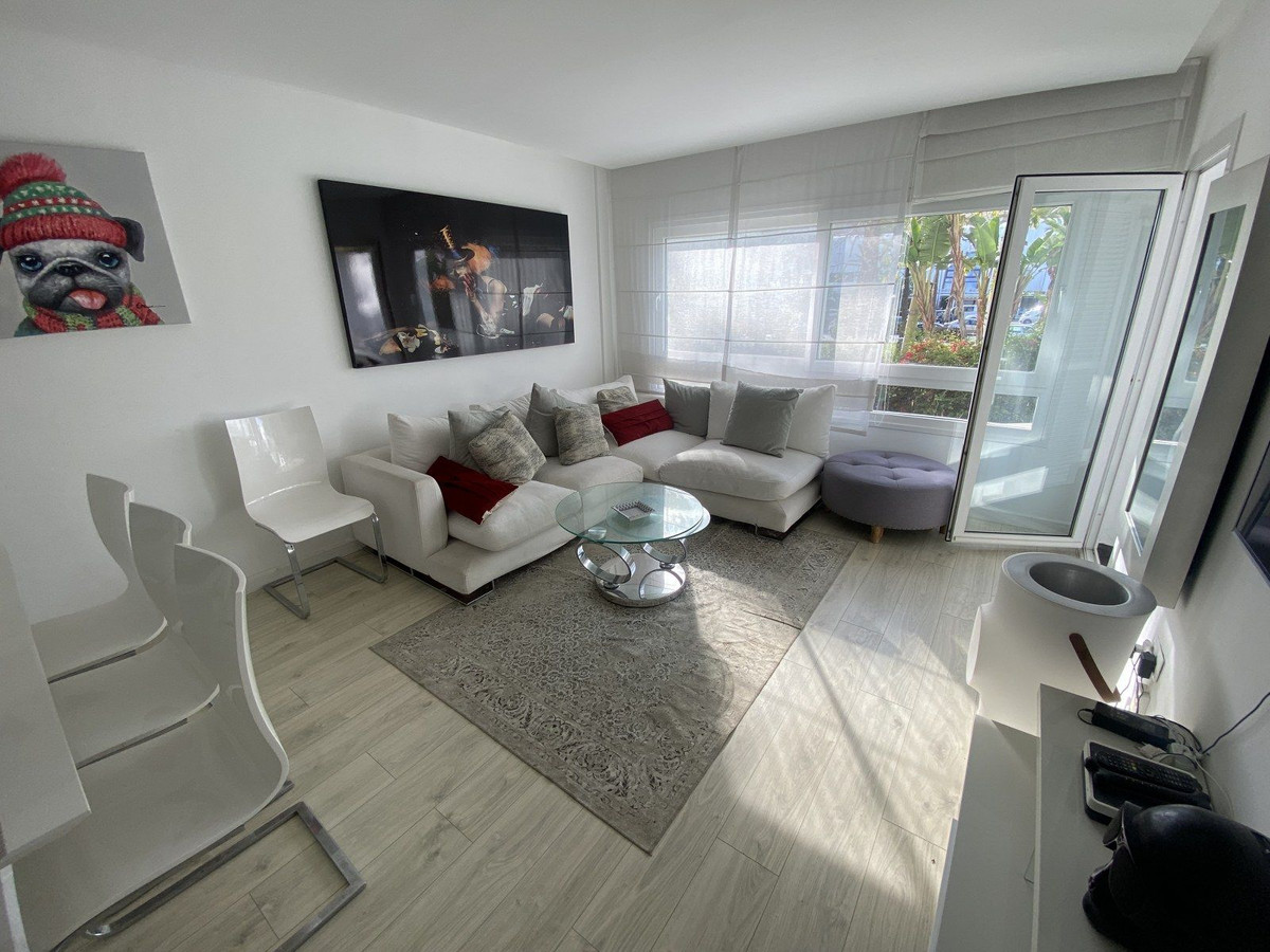 Apartment for sale in Puerto Banús | 2 bedrooms H5125183
