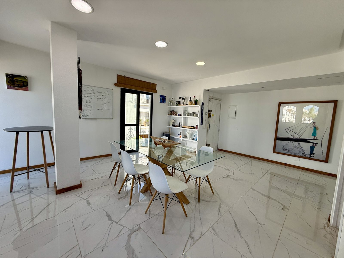 Apartment for sale in Puerto Banús | 2 bedrooms H5126092
