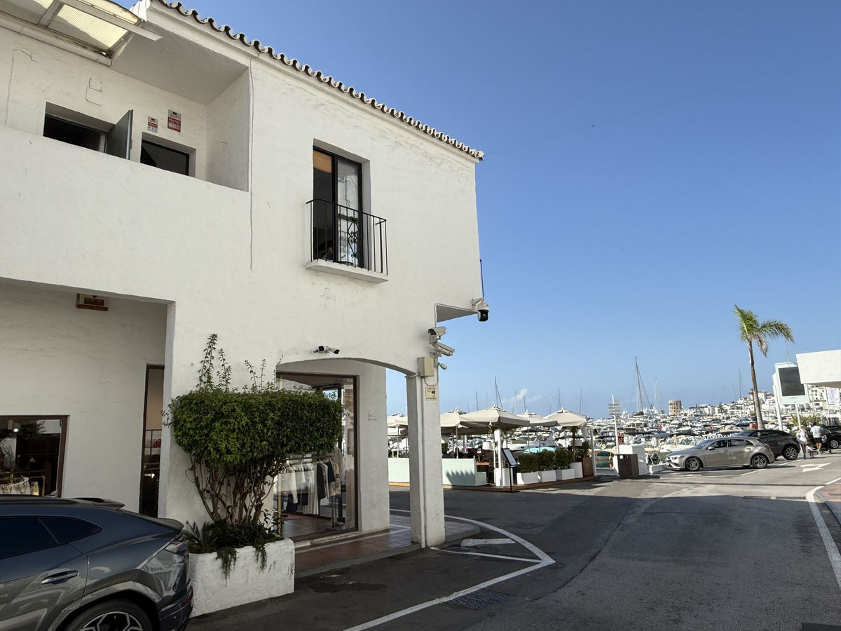 Apartment for sale in Puerto Banús | 2 bedrooms H5126092