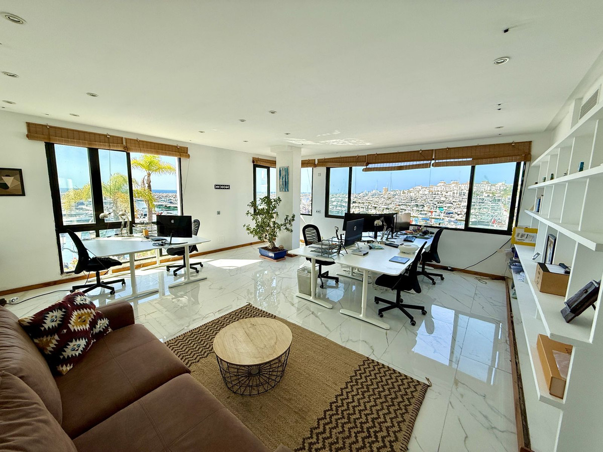 Apartment for sale in Puerto Banús | 2 bedrooms H5126092