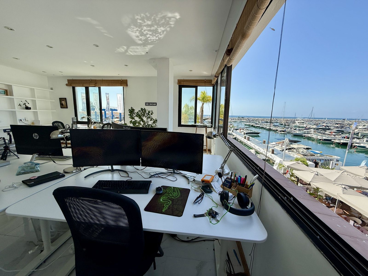 Apartment for sale in Puerto Banús | 2 bedrooms H5126092