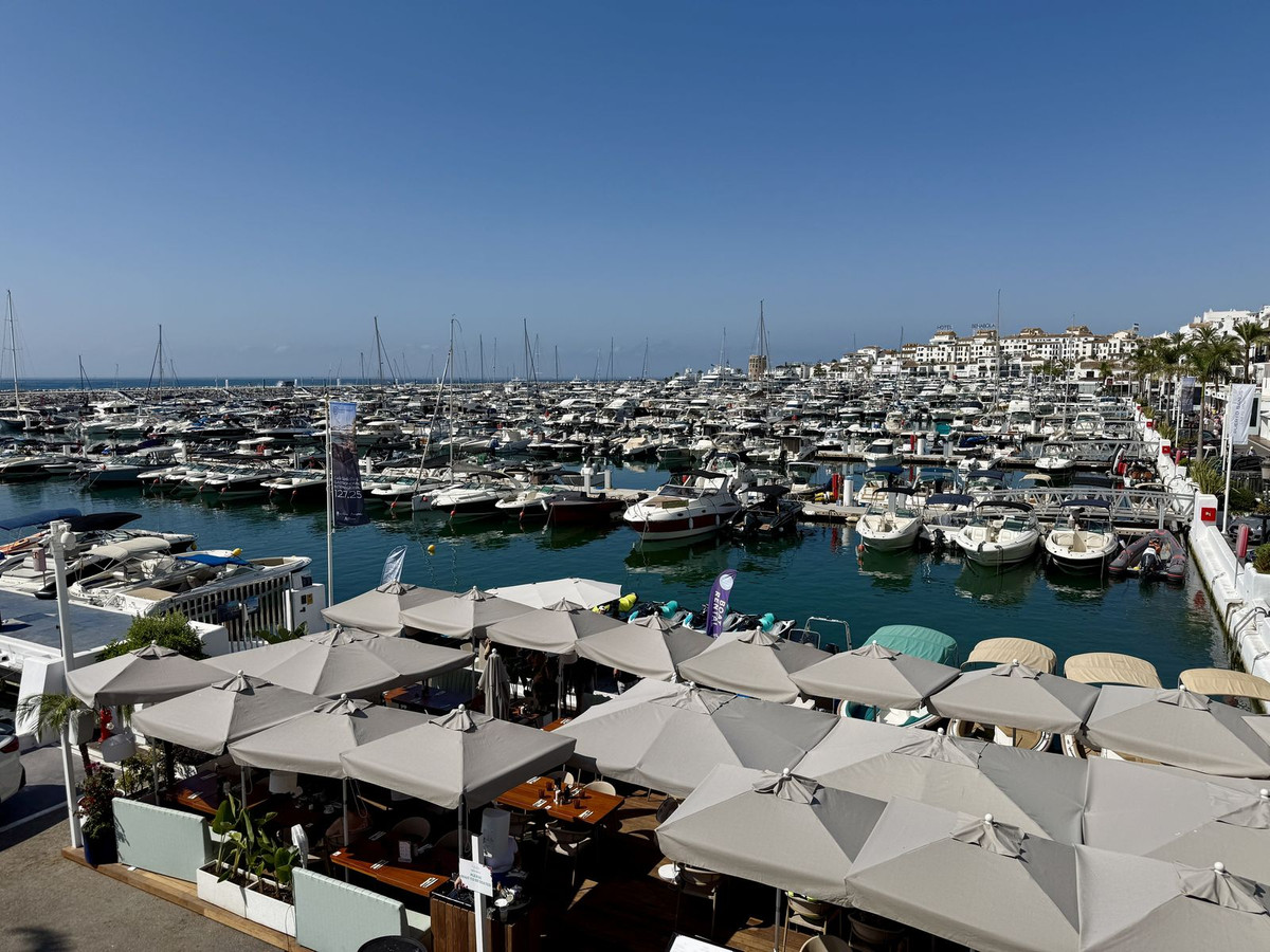 Apartment for sale in Puerto Banús | 2 bedrooms H5126092