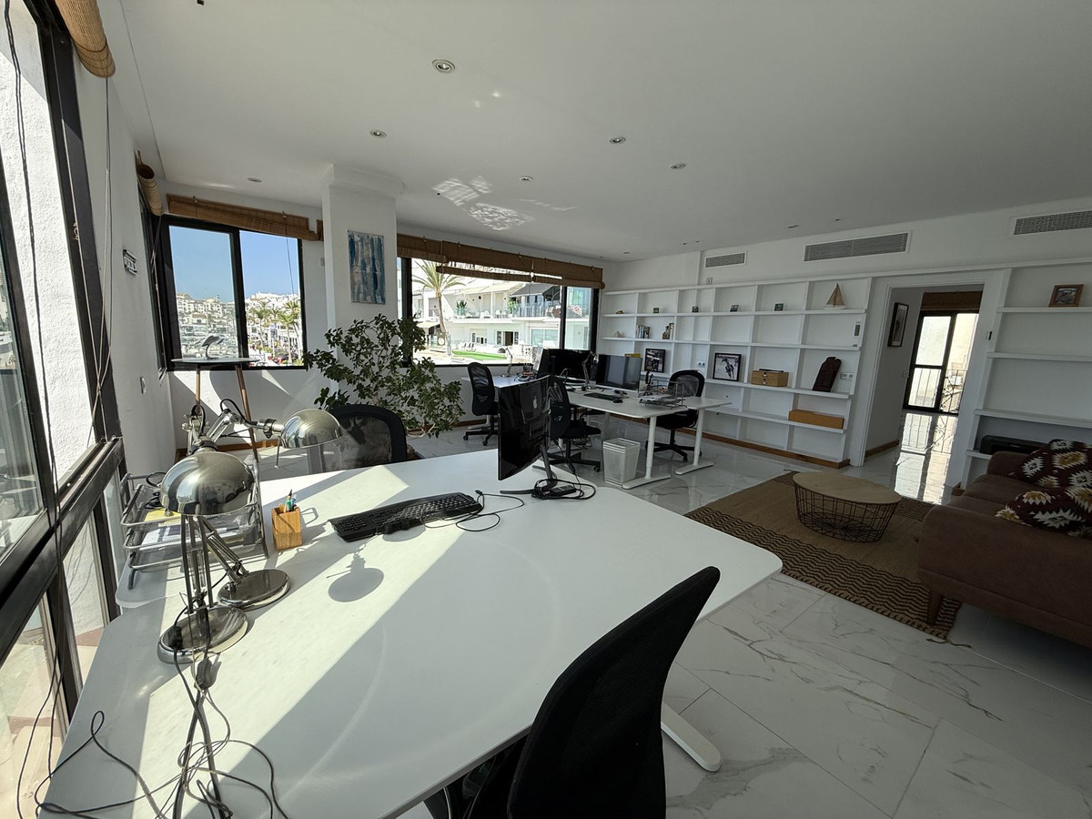 Apartment for sale in Puerto Banús | 2 bedrooms H5126092