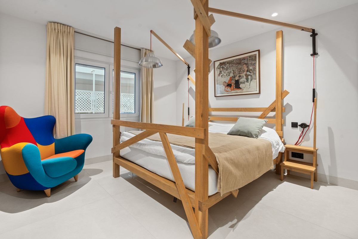 Apartment for sale in Puerto Banús | 4 bedrooms H5126548