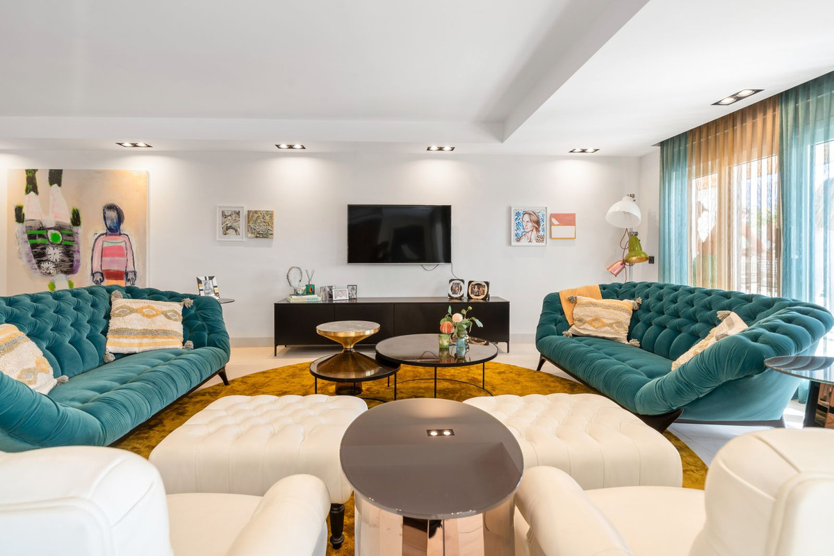 Apartment for sale in Puerto Banús | 4 bedrooms H5126548