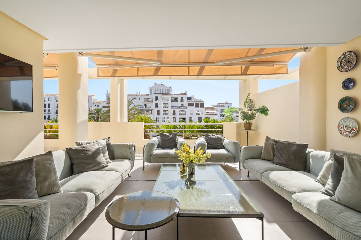 Apartment for sale in Puerto Banús | 4 bedrooms H5126548