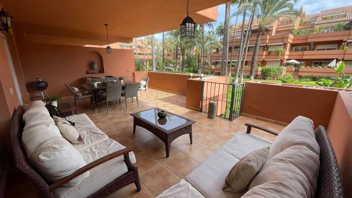 Appartement te koop in Puerto Banús | 2 slaapkamers H5133550