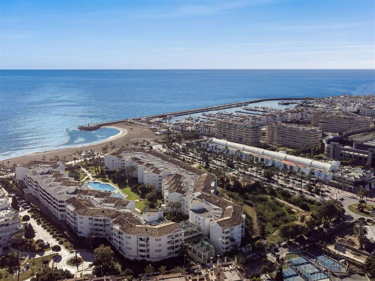 Appartement te koop in Puerto Banús | 2 slaapkamers H5142214