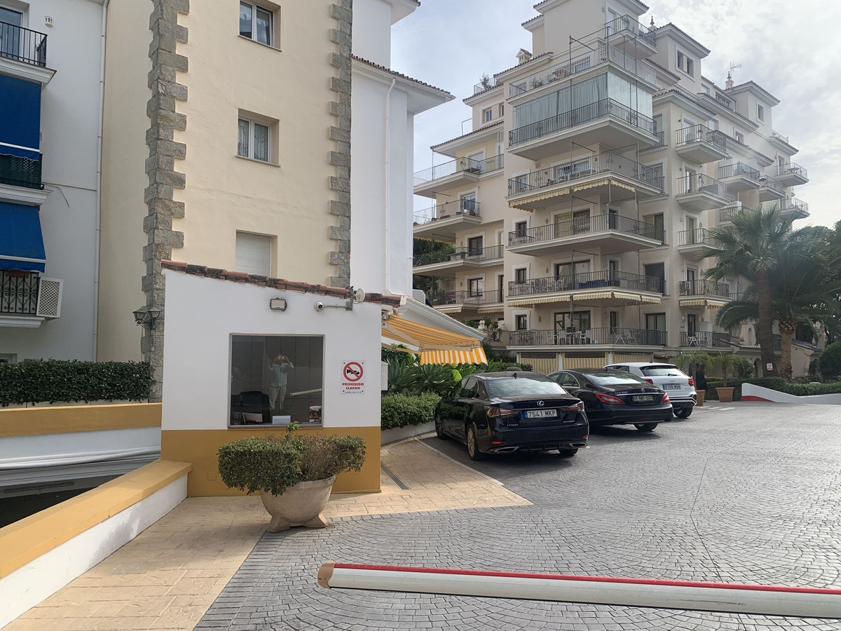 Appartement te koop in Puerto Banús | 2 slaapkamers H5155954