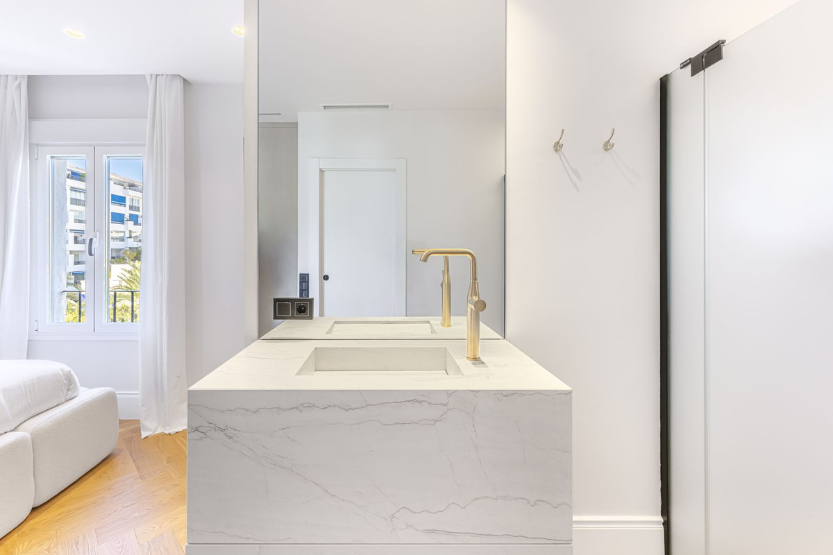 Appartement te koop in Puerto Banús | 2 slaapkamers H5259064