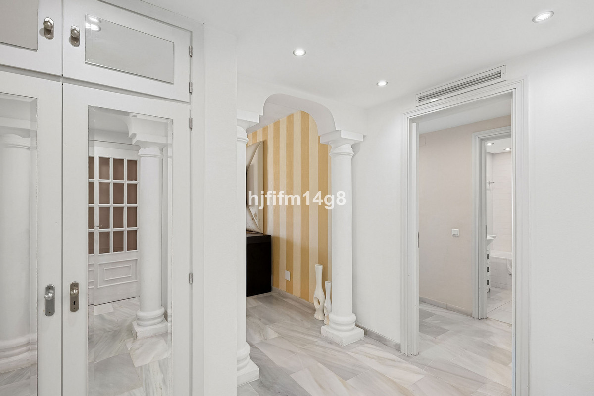 Appartement te koop in Puerto Banús | 2 slaapkamers H5310157