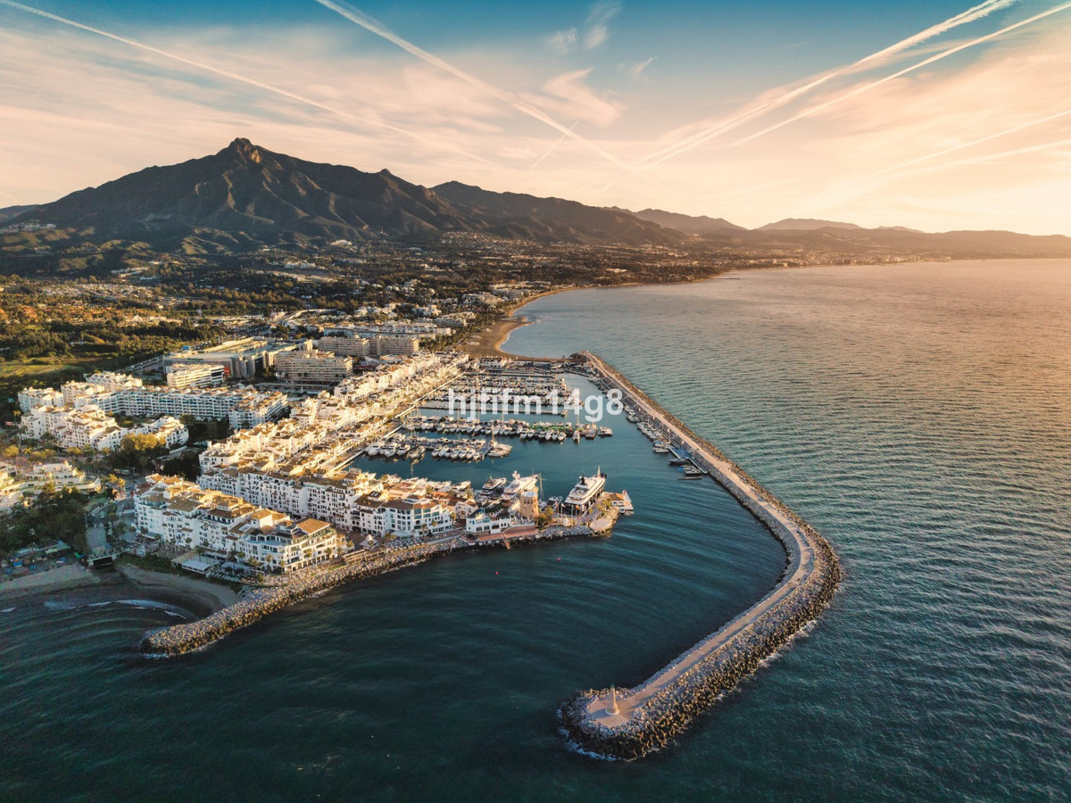 Appartement te koop in Puerto Banús | 2 slaapkamers H5310157