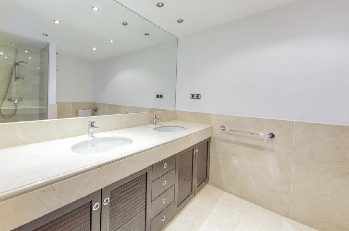 Appartement te koop in Puerto Banús | 2 slaapkamers H5324467