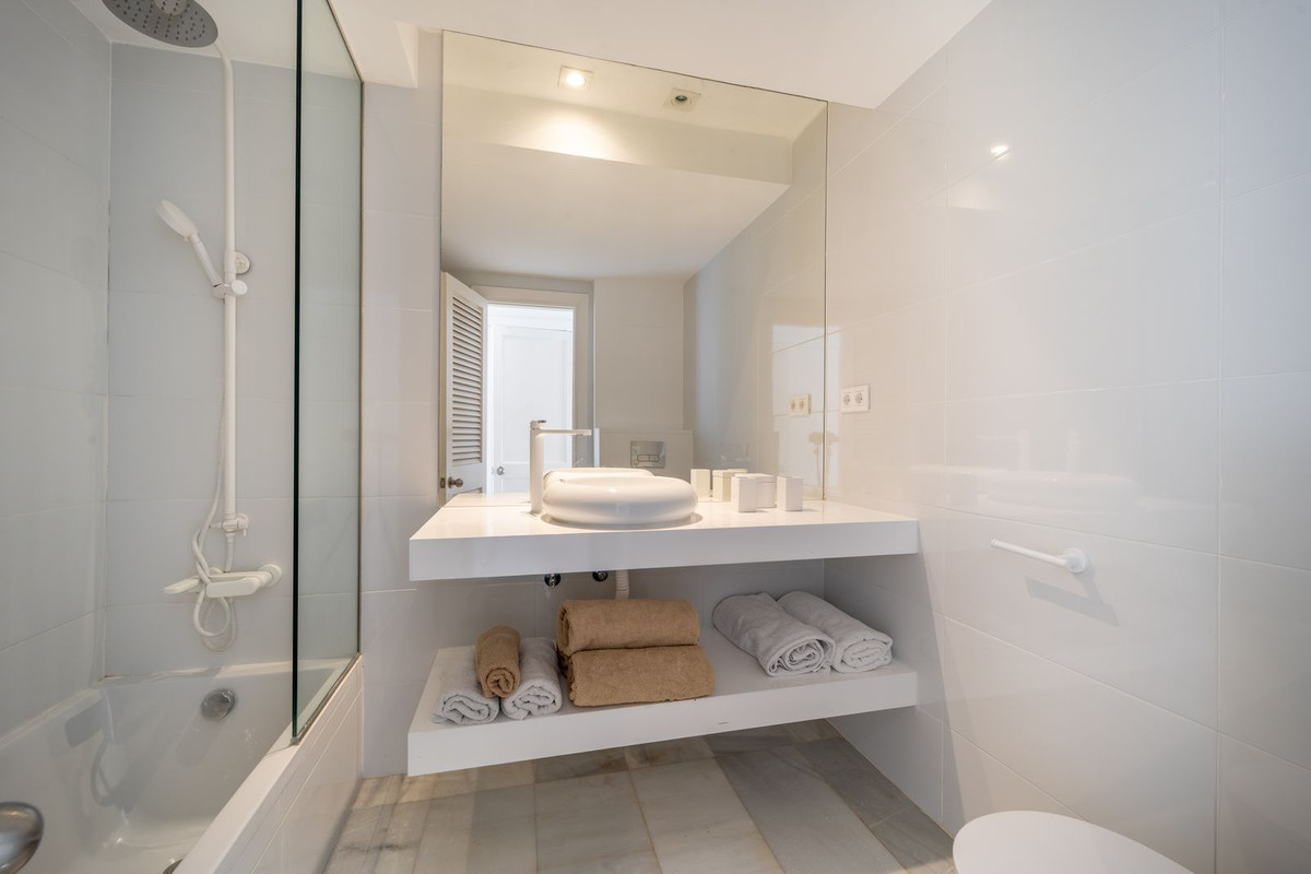 Appartement te koop in Puerto Banús | 2 slaapkamers H5329606