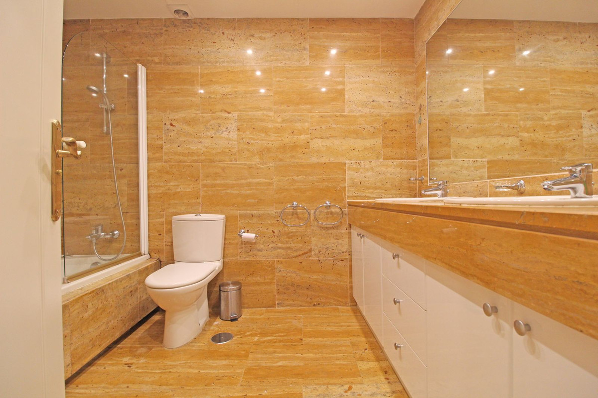 Appartement te koop in Puerto Banús | 2 slaapkamers H5337037