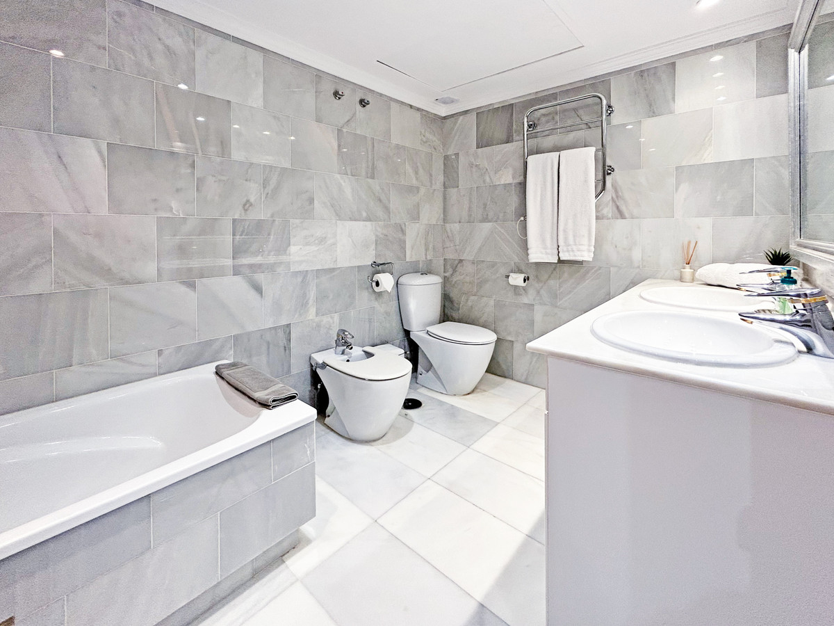 Appartement te koop in Puerto Banús | 2 slaapkamers H5362957