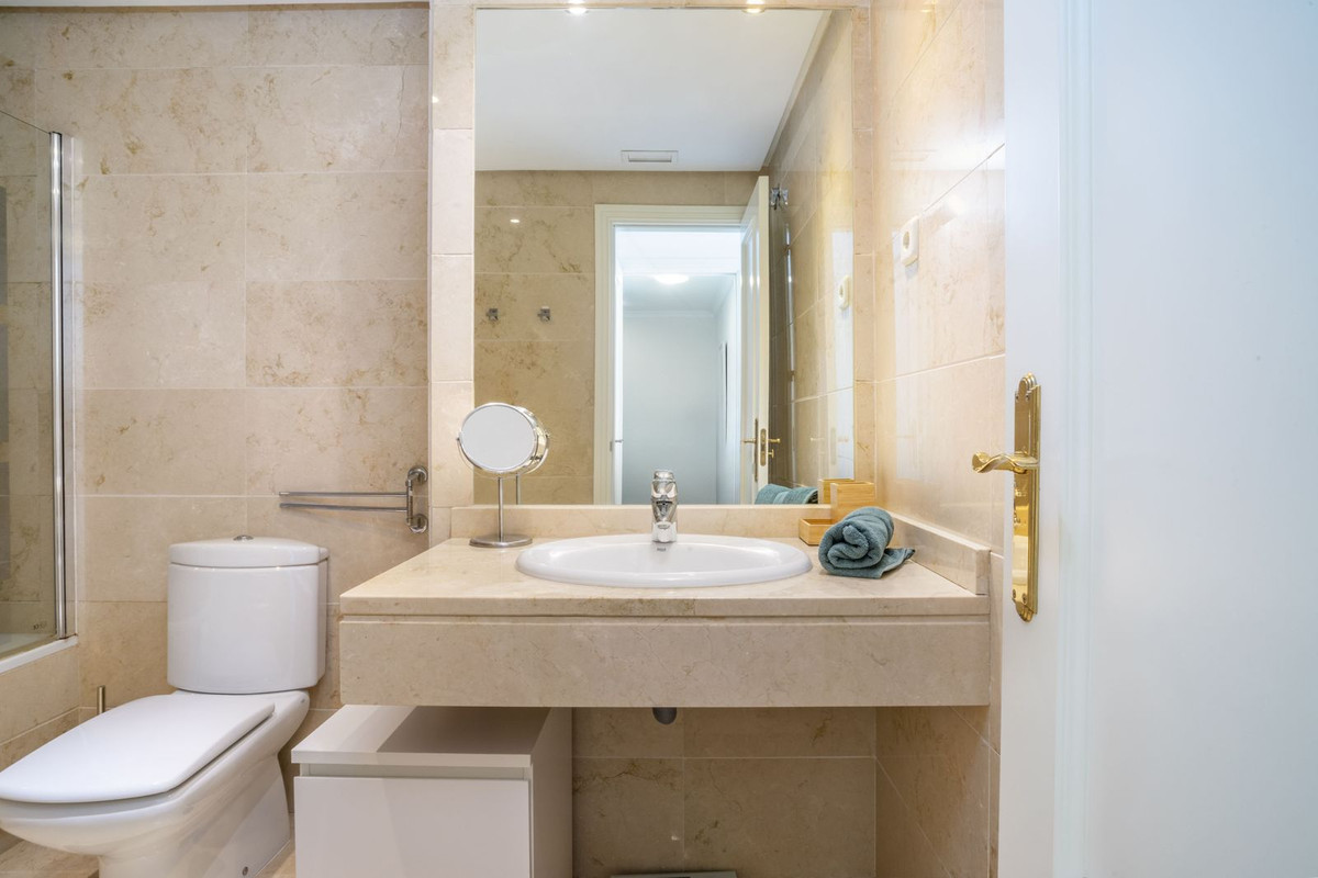 Appartement te koop in Puerto Banús | 2 slaapkamers H5364052