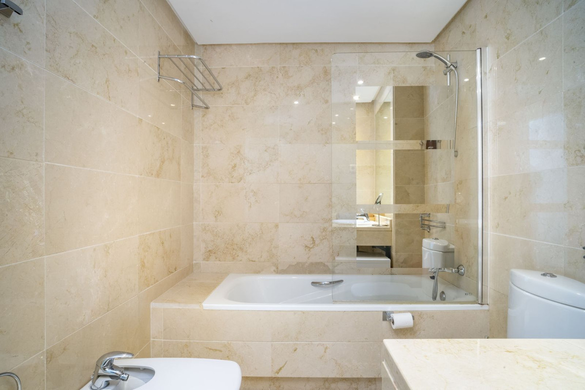 Appartement te koop in Puerto Banús | 2 slaapkamers H5364052