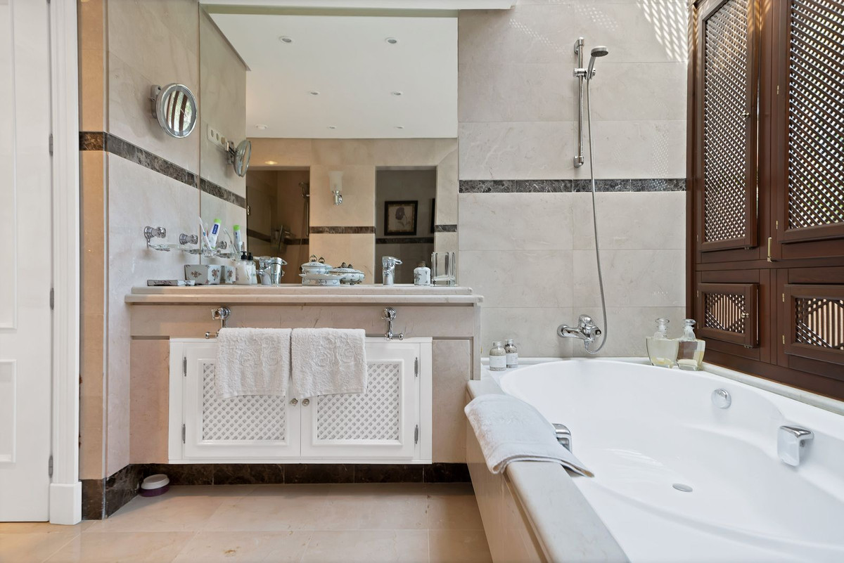 Penthouse te koop in Puerto Banús | 2 slaapkamers H5369065