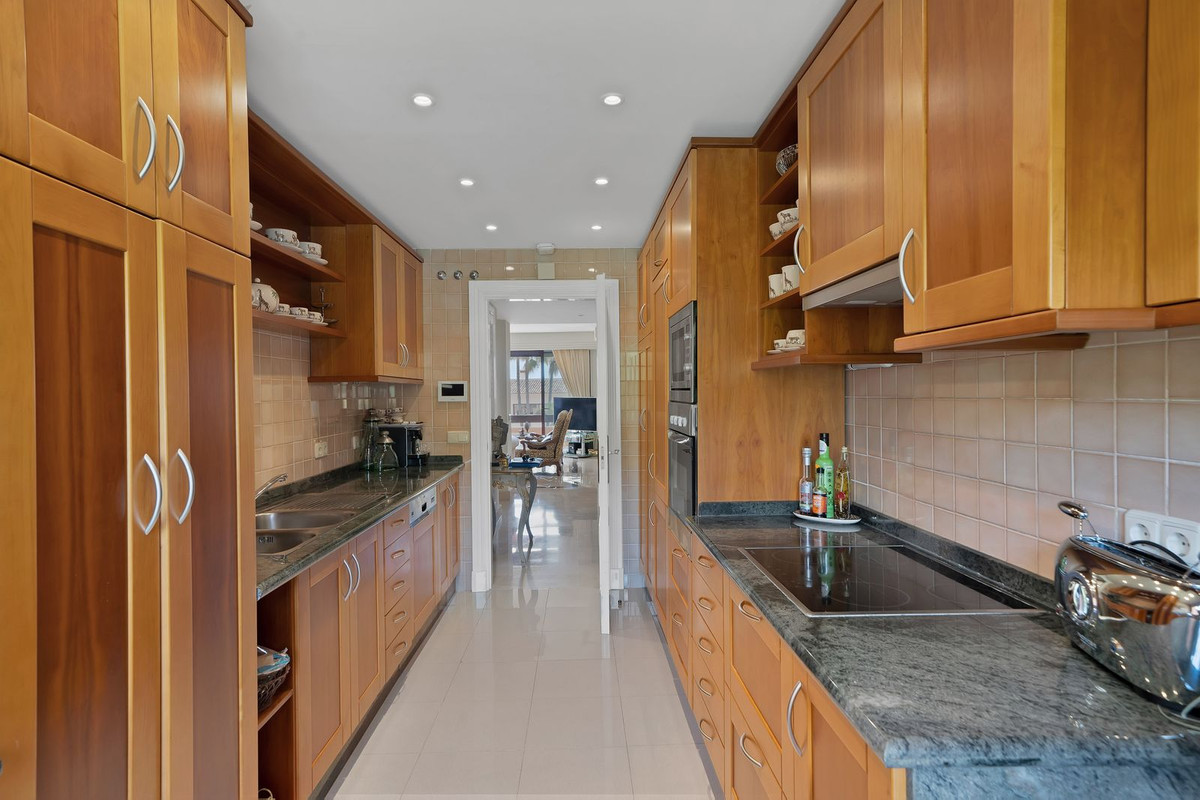 Penthouse te koop in Puerto Banús | 2 slaapkamers H5369065