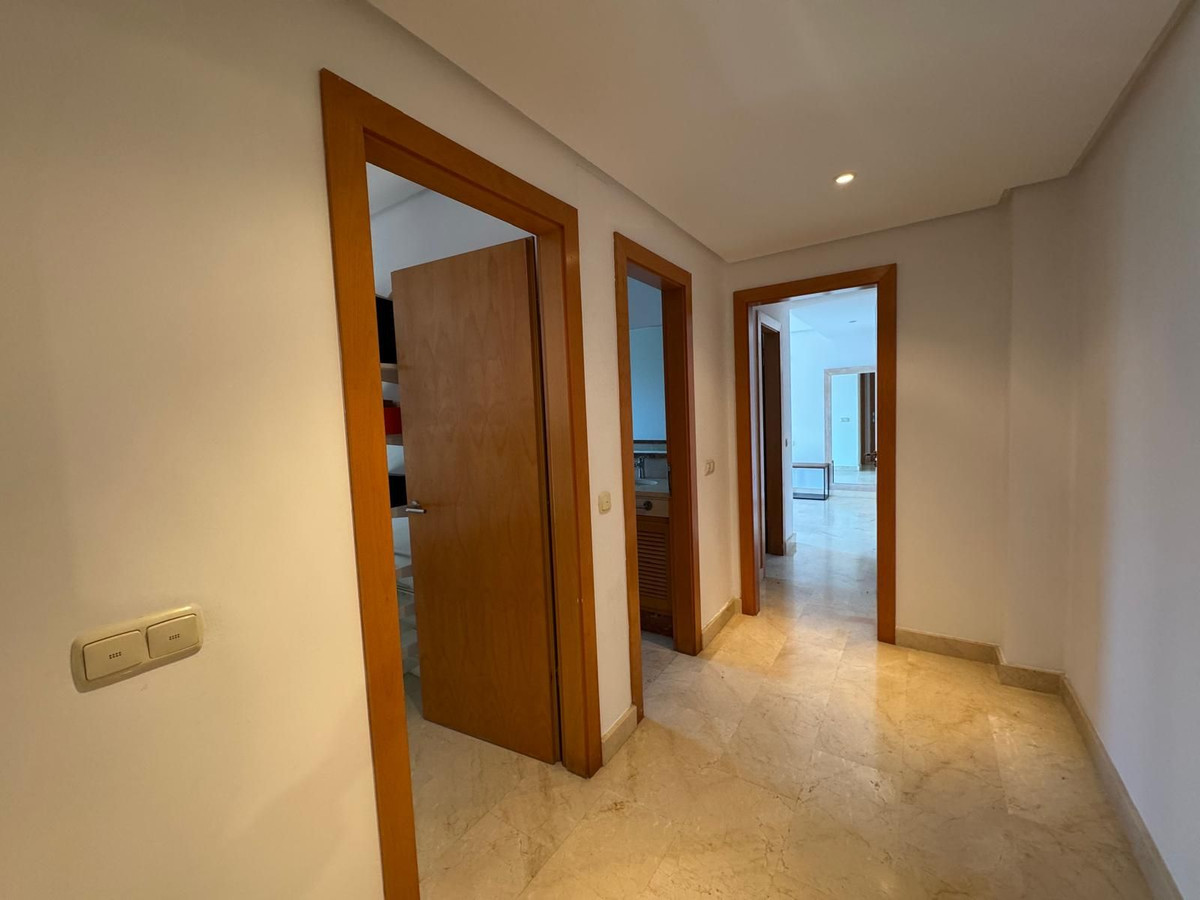Appartement te koop in Puerto Banús | 2 slaapkamers H5376028