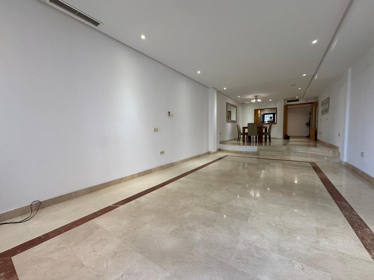 Appartement te koop in Puerto Banús | 2 slaapkamers H5376028