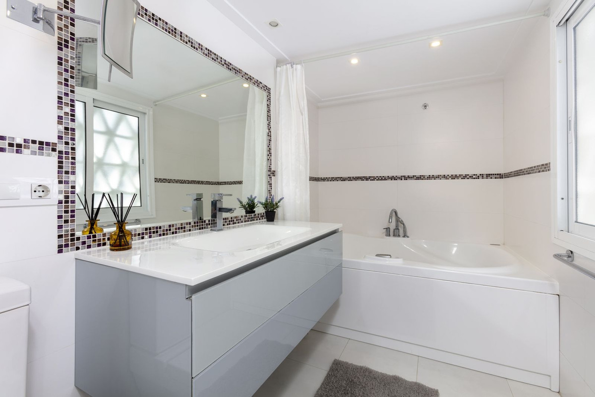 Appartement te koop in Puerto Banús | 2 slaapkamers H5378773