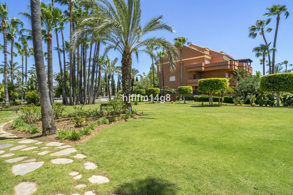 Appartement te koop in Puerto Banús | 2 slaapkamers H5388274