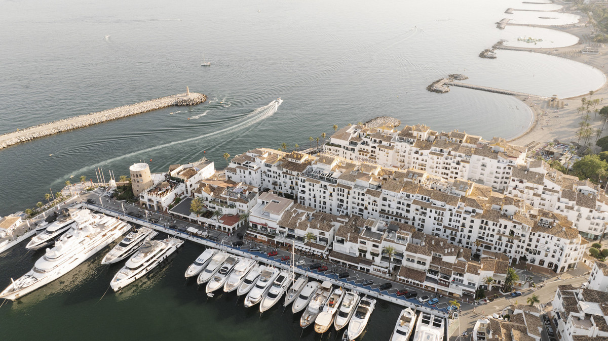 Duplex te koop in Puerto Banús | 3 slaapkamers H5395744