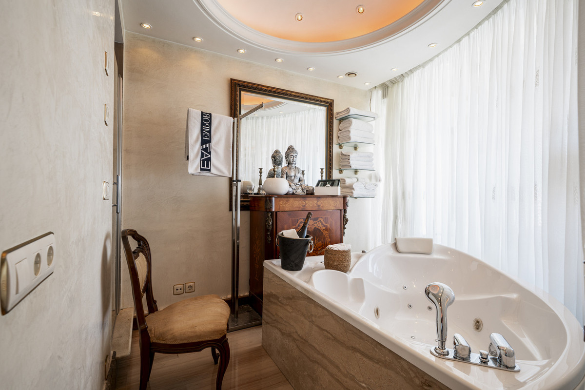 Duplex te koop in Puerto Banús | 3 slaapkamers H5395744