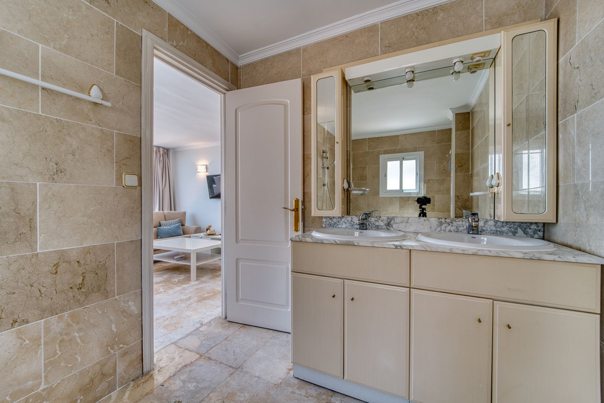 Appartement te koop in Puerto Banús | 4 slaapkamers H5395939
