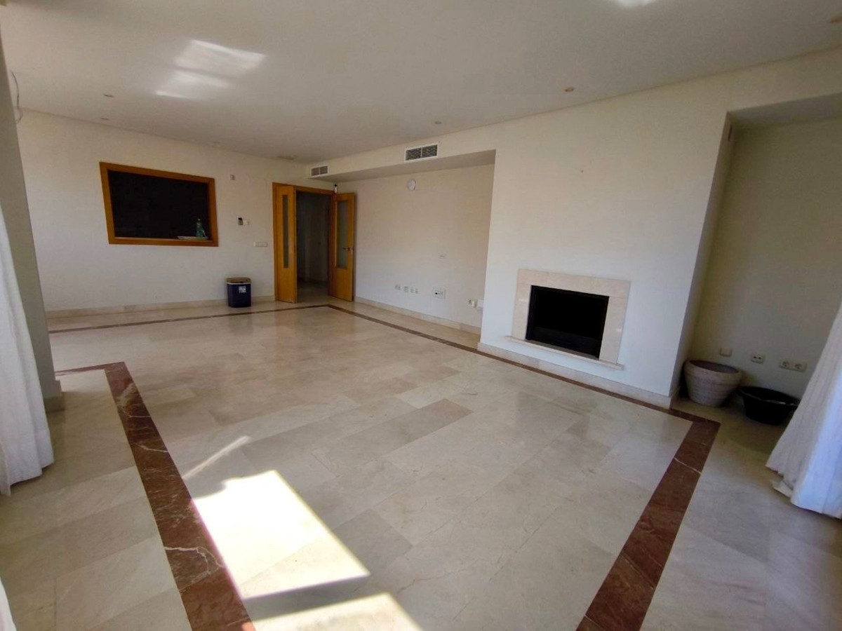 Penthouse te koop in Puerto Banús | 2 slaapkamers H5400007