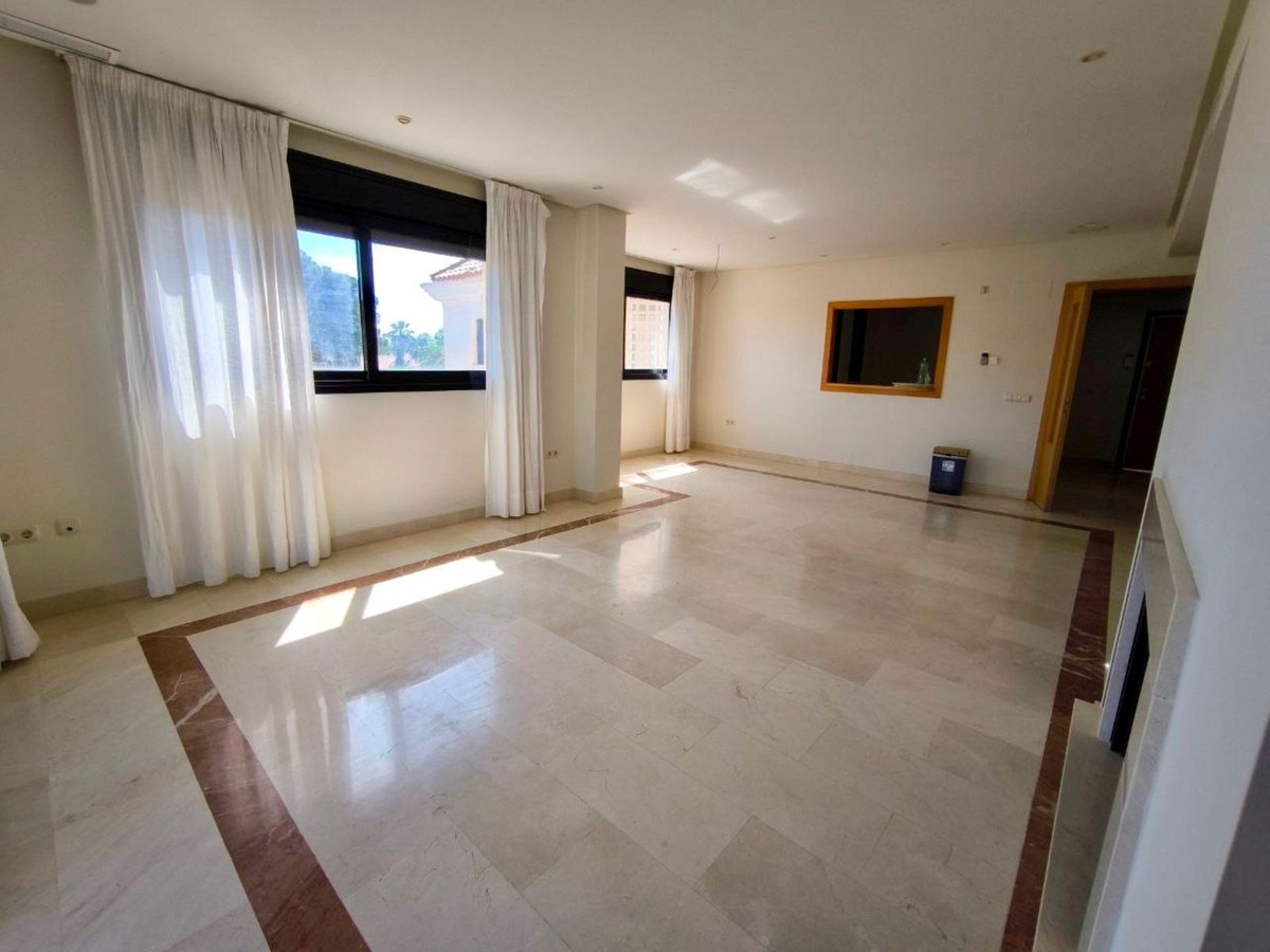 Penthouse te koop in Puerto Banús | 2 slaapkamers H5400007