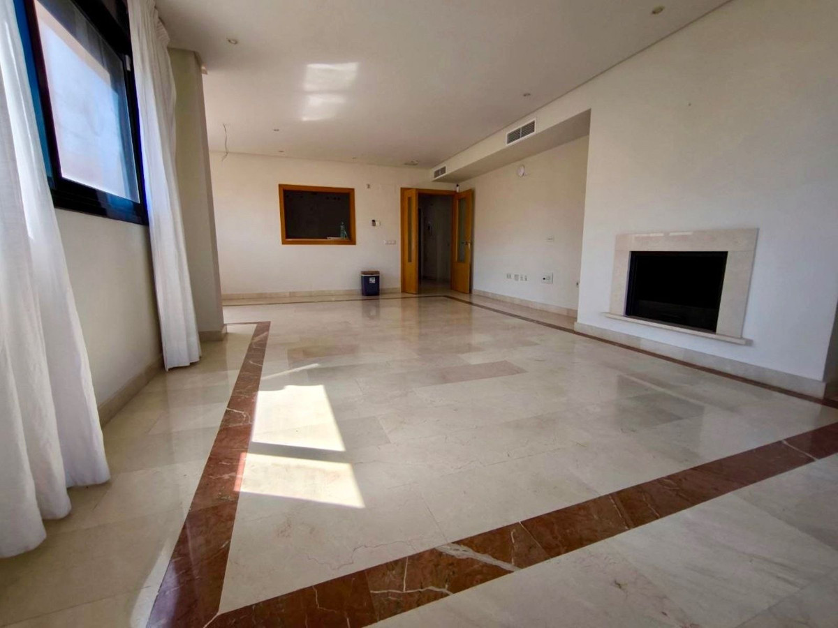 Penthouse te koop in Puerto Banús | 2 slaapkamers H5400007
