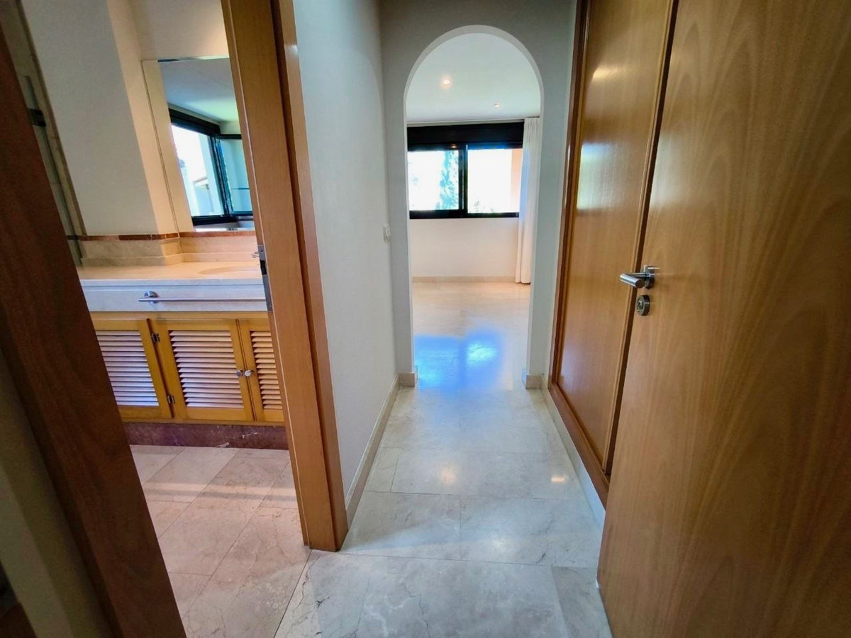 Penthouse te koop in Puerto Banús | 2 slaapkamers H5400007