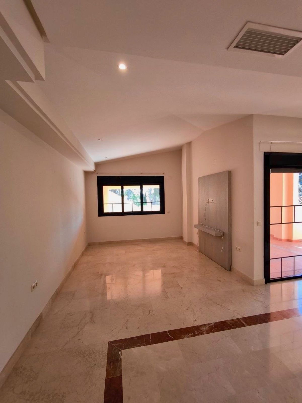 Penthouse te koop in Puerto Banús | 2 slaapkamers H5400007