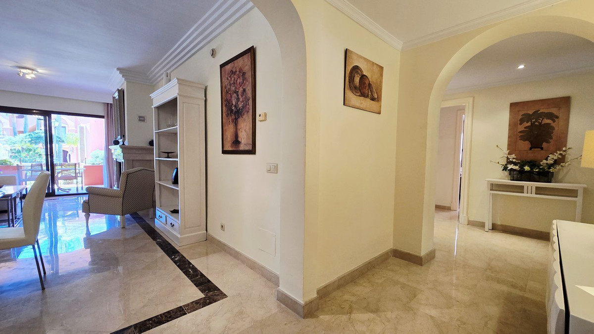 Appartement te koop in Puerto Banús | 2 slaapkamers H5407084
