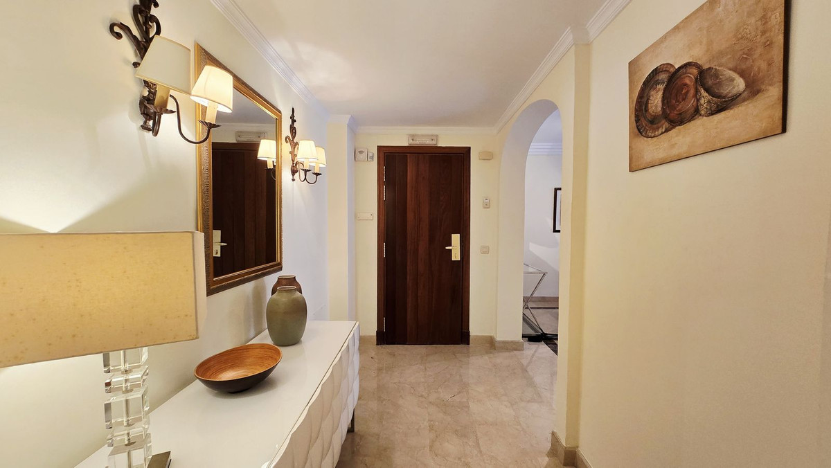 Appartement te koop in Puerto Banús | 2 slaapkamers H5407084