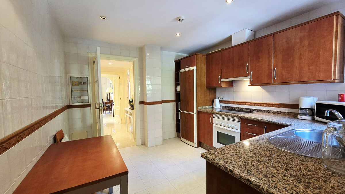 Appartement te koop in Puerto Banús | 2 slaapkamers H5407084